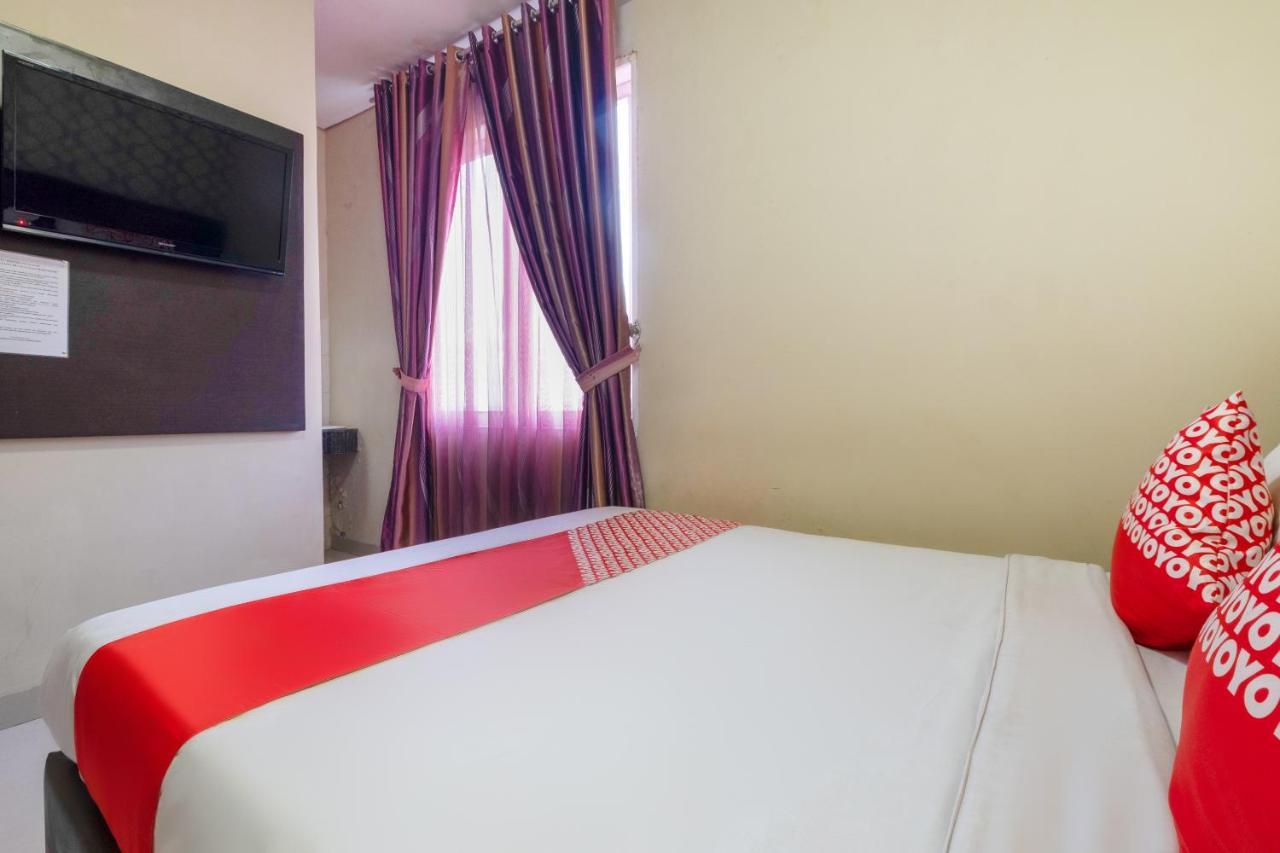Erin Int Hotel Sungguminasa Bagian luar foto